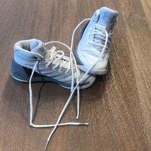 Boys Steph Curry basketball shoes